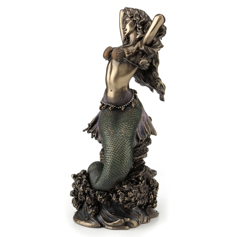 Figurine Botelho belle sirène assise sur un rocher