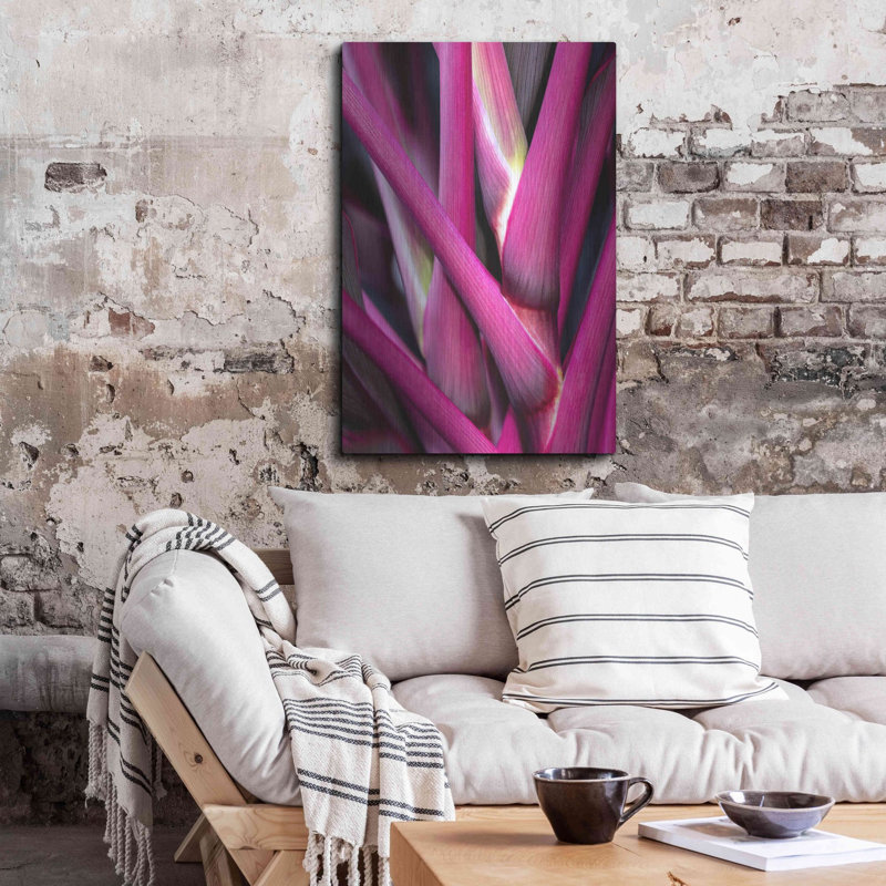 «The Pink Guardsman» par Epic Portfolio, art mural en métal, H 36 po x l 24 po