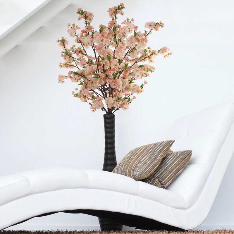 Arrangement de fleurs de cerisier