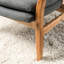 Fauteuil club gris avec structure en bois - Siège et coussins de style moderne Mid-Century-1918346651
