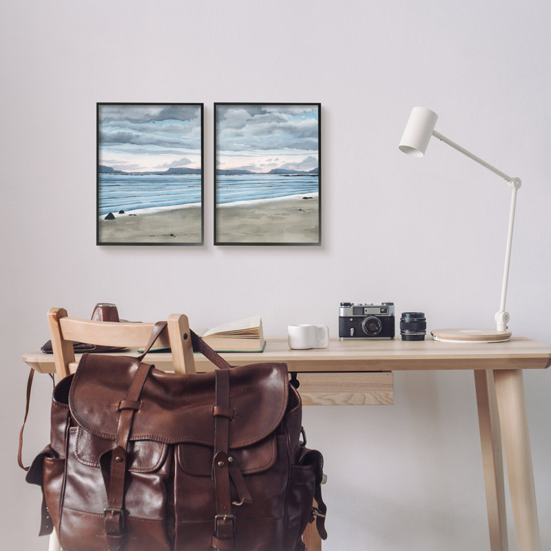 «Cloudy Summer Beach Shore Watercolor» par Grace Popp - peinture 2 pièces, Giclée encadrée noir minuit