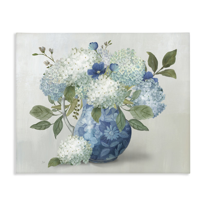 Vase ornemental avec toile d'hortensias, design par Nan, H 24 po x l 30 po