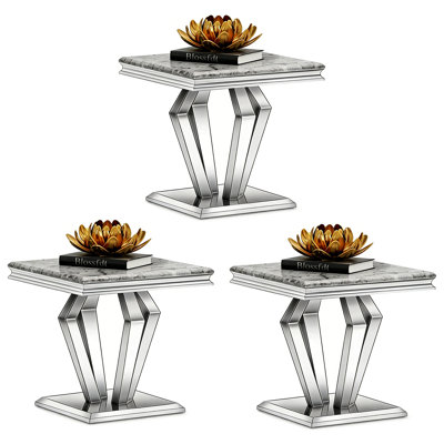 Table de bout carrée argentée et grise, table d'appoint carrée de luxe avec 4 bases géométriques en miroir, ensemble de 3