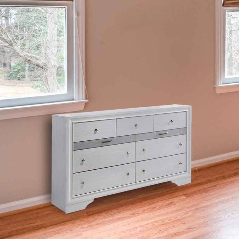Commode 7 tiroirs l 63 po Chrissy, Blanc