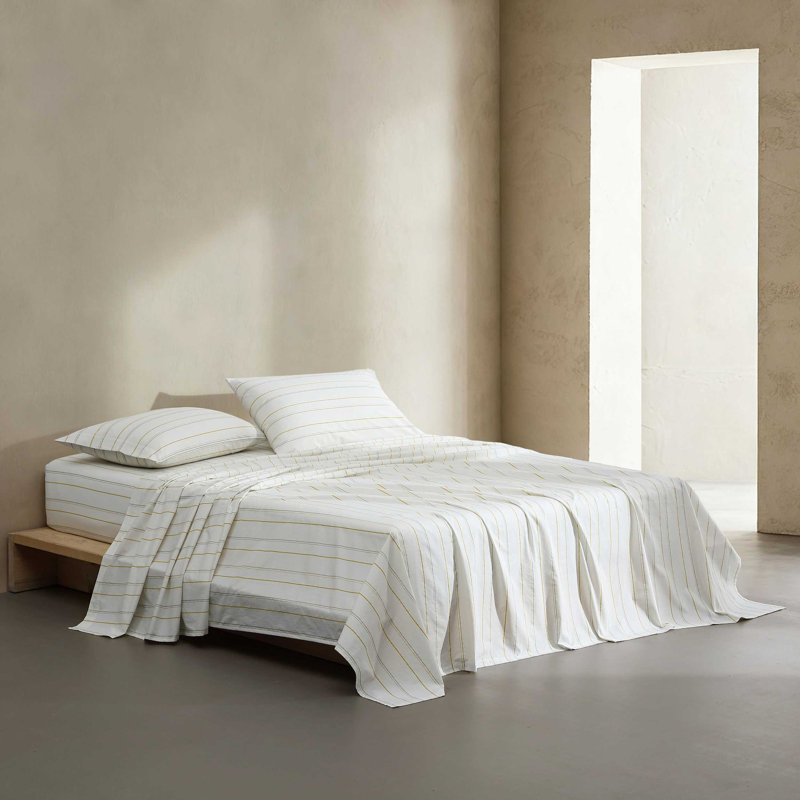 Calvin Klein Printed Sateen Cotton Sheet Set, King Sheet Set with 2 Pillowcases, Solid Green