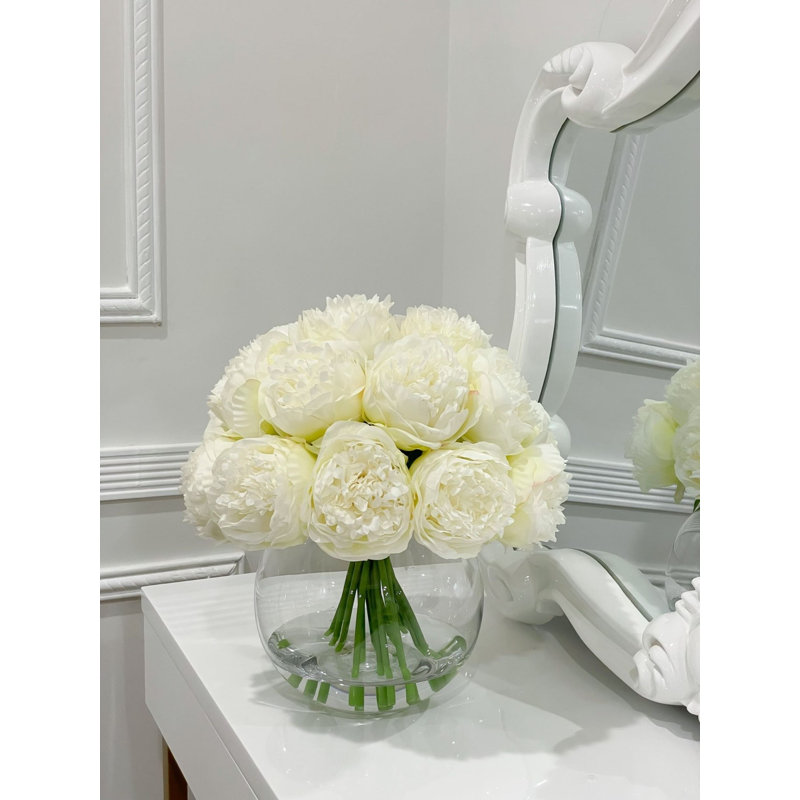 Arrangement artificiel de grandes pivoines, Blanc