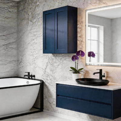 Armoire murale en bois massif bleu marine Shaker 30 po - charnières à fermeture en douceur, tablettes réglables, porte double. Idéal pour la cuisine, la salle de bain et la lessive.