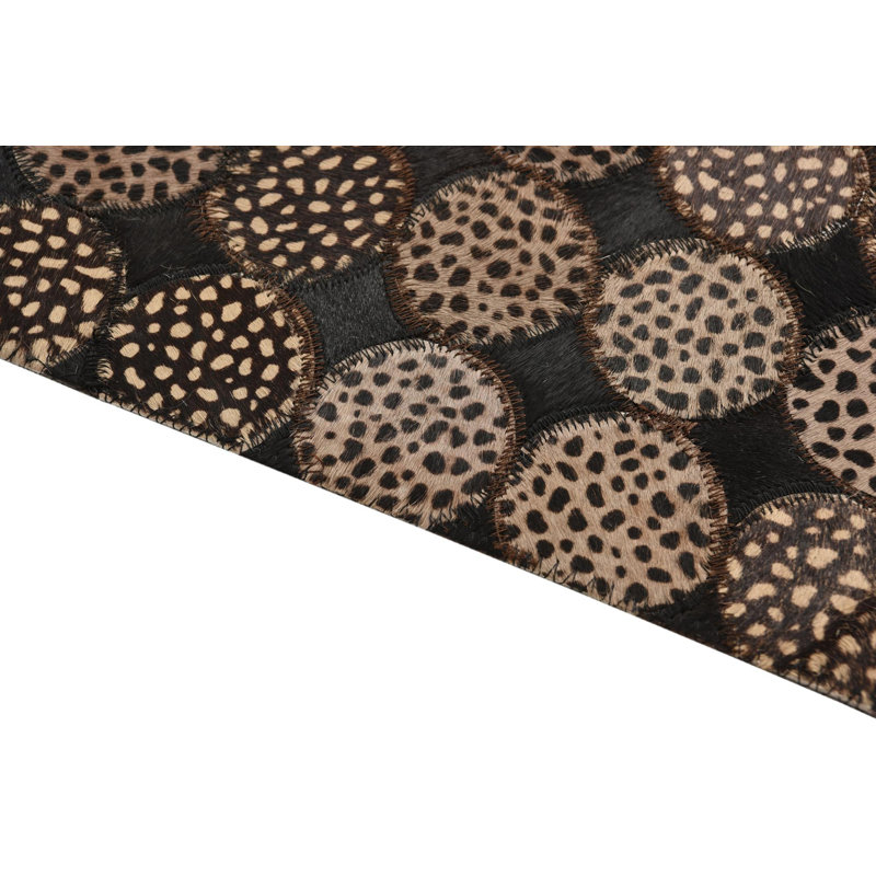 Tapis noir Ortega