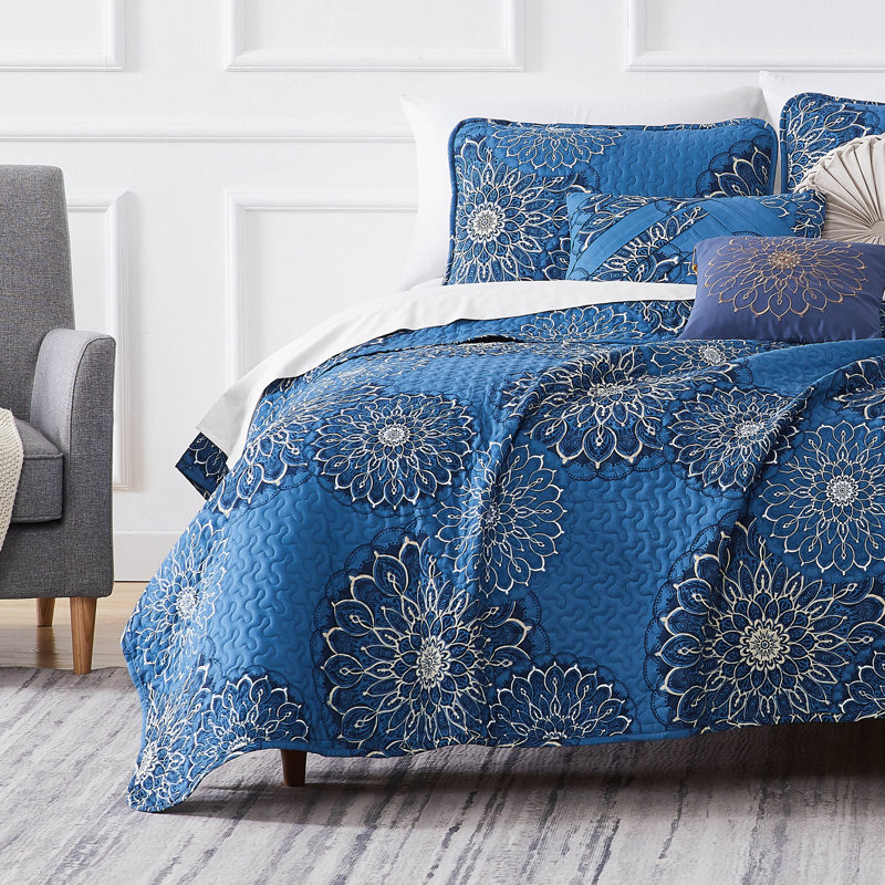 Midnight Floral Collection Microfiber 6 Piece Oversized Quilt Set by Southshore Fine Linens, Blue