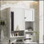 Armoire de salle de bain murale moderne avec plusieurs options de rangement et un design élégant