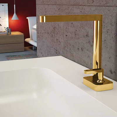 Living Single-handle Bathroom Faucet with Drain Assembly