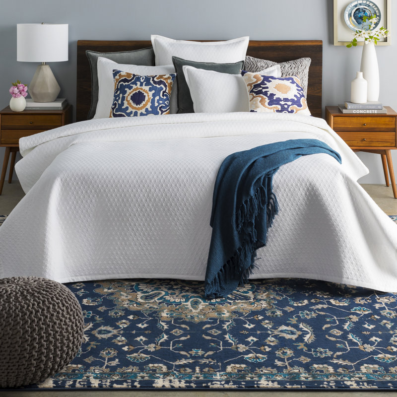 Briley Cotton Blend Jacquard Geometric Shapes Quilt, King/Cal. King