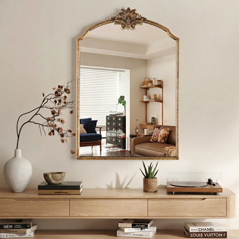 Miroir mural arqué en métal de style baroque, Or antique, 36 po x 24 po