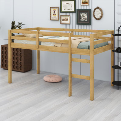 Lit mezzanine en bois avec échelle