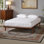 Grand lit plateforme en bois de frêne massif noyer Jiva, H 10,1 po x l 62,8 po x L 81,3 po