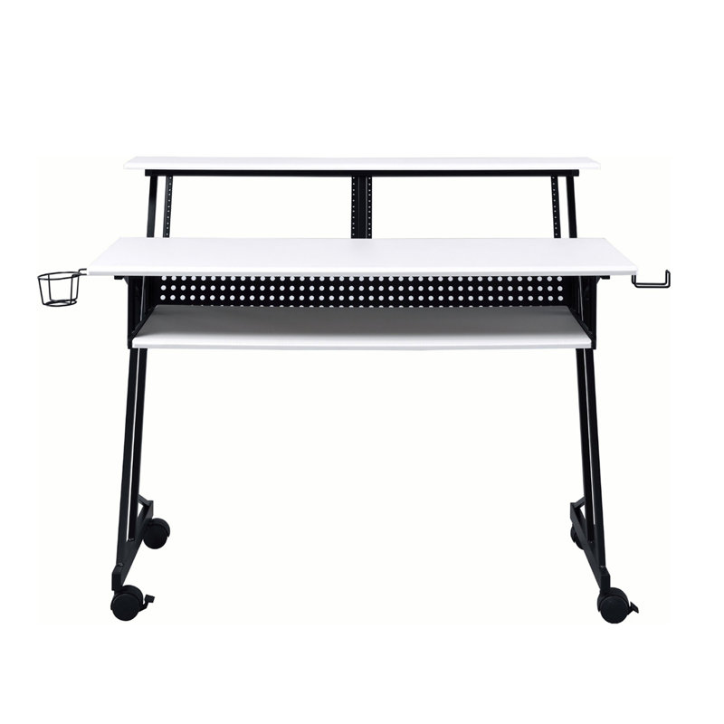 Bureau de studio d'enregistrement musical, Blanc