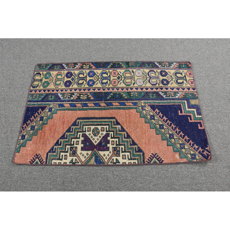 Tapis traditionnel turc en laine tissé à la main avec des motifs géométriques pour une décoration intérieure élégante