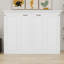 Lit escamotable moderne dans une armoire-378383232