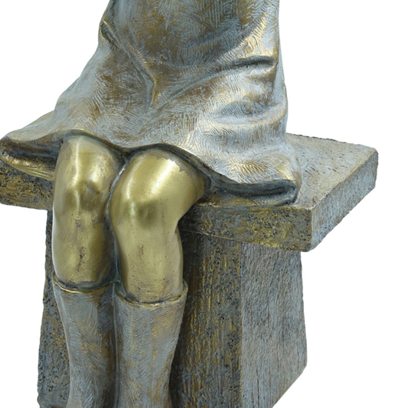 Statue de fille avec parasol
