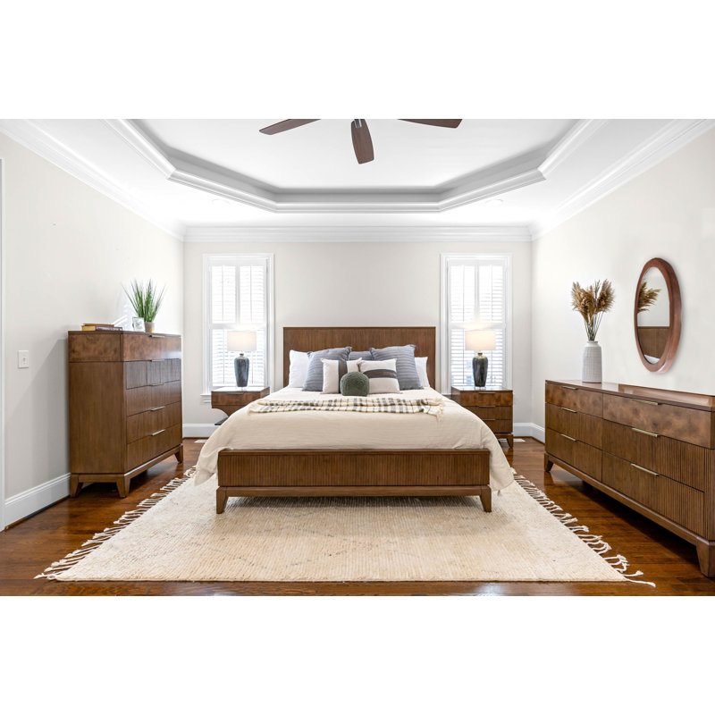 Manhattan Valley - Bed - King - Vintage Chestnut Finish, King, Brown