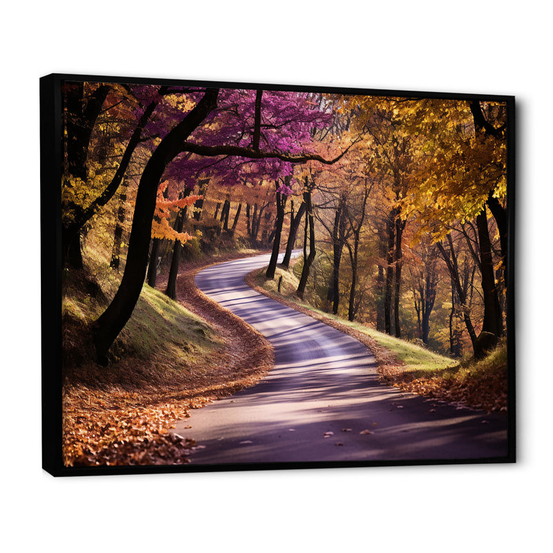 Shades Of Purple Road Into Forest V - Art mural sur route, Cadre flottant noir, H 30 po x l 40 po x P 1,5 po