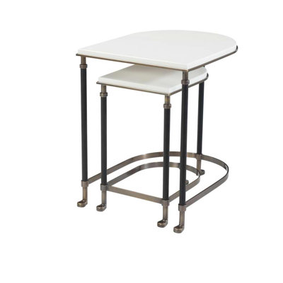 2 tables emboîtables Composition