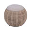 Repose-pieds de rangement naturel tissé avec compartiment spacieux, parfait pour un décor rustique et polyvalent.