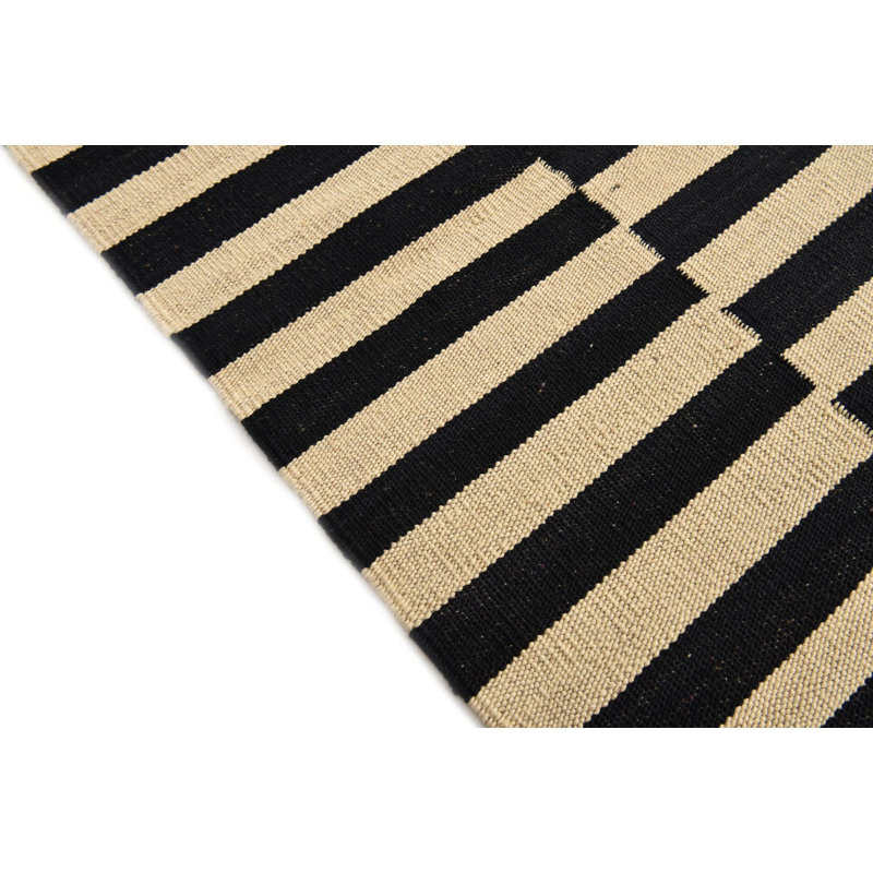 Tapis noir et blanc 5 x 8 Pinkerton