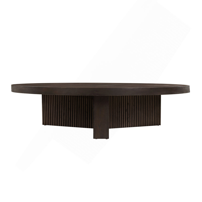 Table basse à finition expresso.