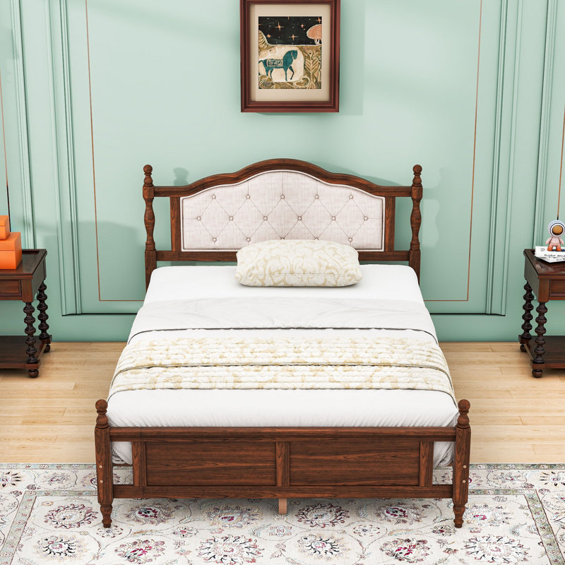 Grand lit en bois avec tête de lit tapissier et lattes élégantes, Noyer