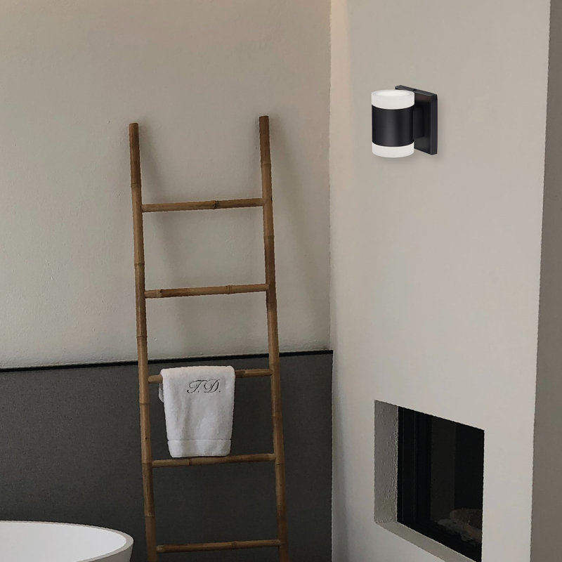 Vicenza LED Wallchiere, Matte Black