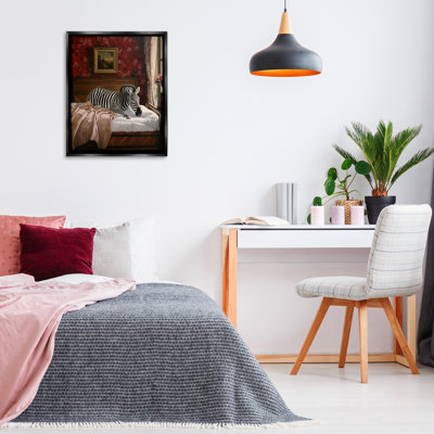 «Zebra on Regal Bed», art mural encadré sur toile flottante par Ziwei Li