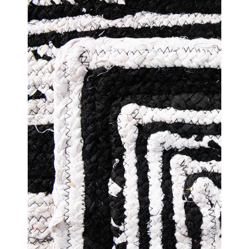 Tapis noir en coton tressé à la main Ovhoros, Chemin de table 1 pi 2 po x 6 pi 1 po