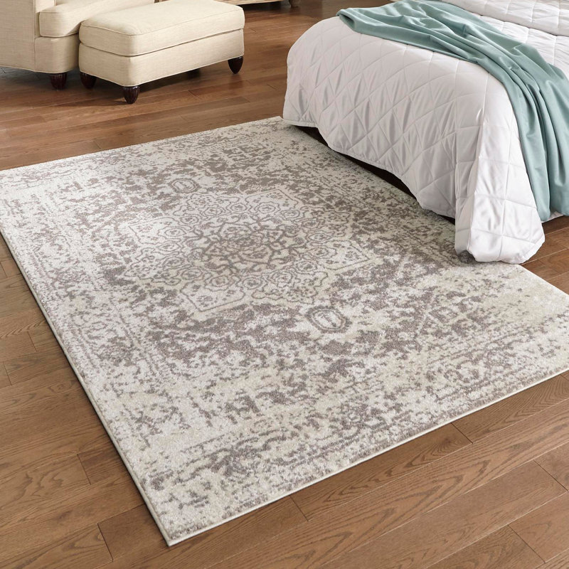 Tapis oriental blanc Mirielle, Rectangle 6 pi 1 po x 9 pi