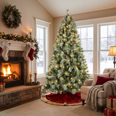 Sapin de Noël artificiel de 2,44 m (8 pi) préilluminé avec 550 lumières DEL blanc chaud, 1858 aiguilles en PVC et rigides, 102 pommes de pin, branches articulées et support en métal