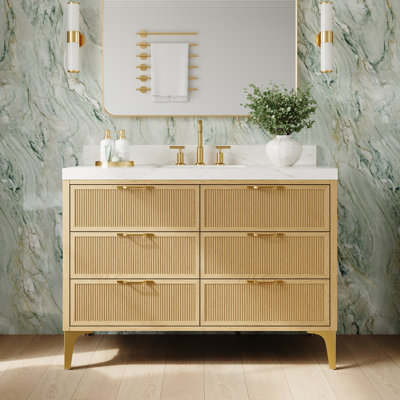 Meuble-lavabo autoportant en chêne massif clair de 48 po x H 35 po avec comptoir en quartz Calacatta, pieds en acier inoxydable doré et lavabo simple encastré en céramique