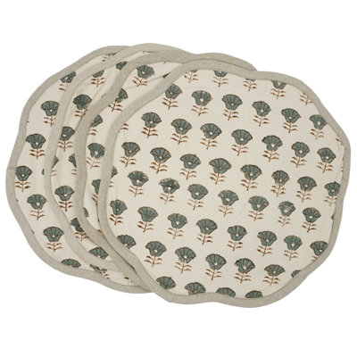 Fabdivine 15"Serene Scalloped Placemats - Kohinoor