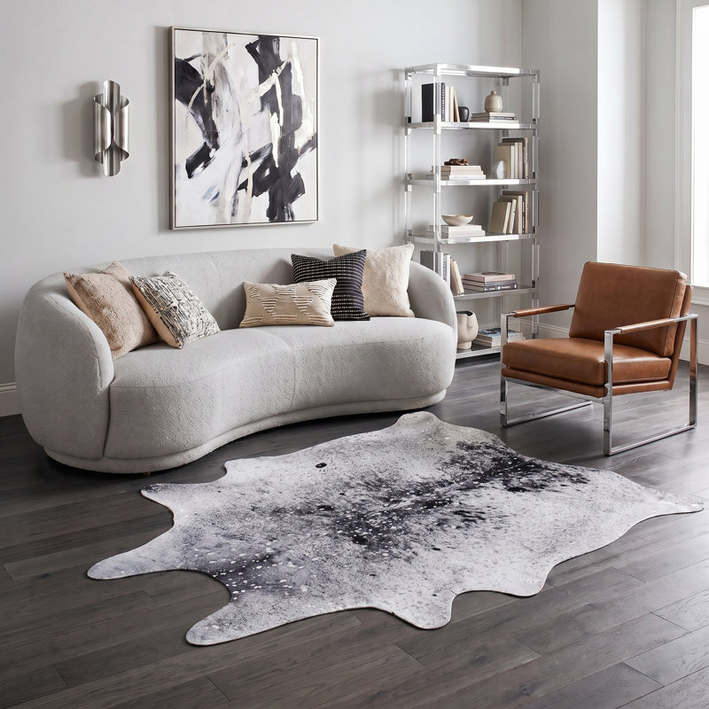 Wickersham Cowhide Indoor Rug, Novelty 5' x 6'6"