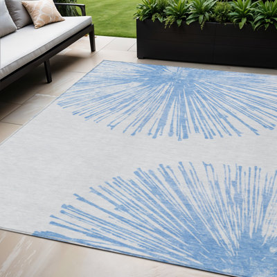 Tapis extérieur lavable abstrait bleu et ivoire 5 pi x 8 pi Denim