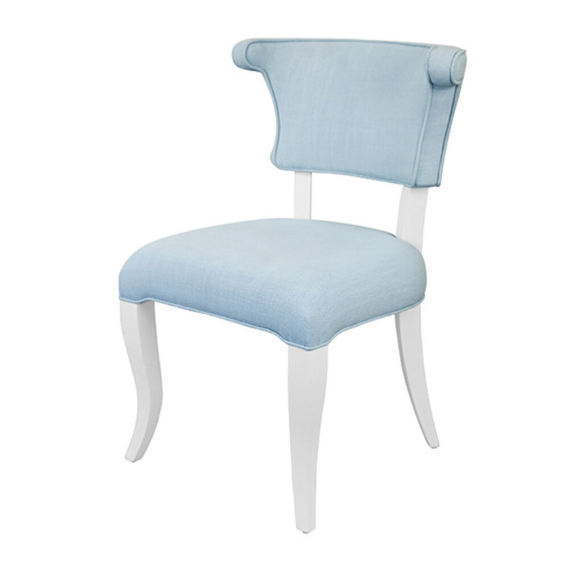 Chaise de salle à manger à dossier rond avec pieds laqués blanc mat revêtus de lin bleu clair