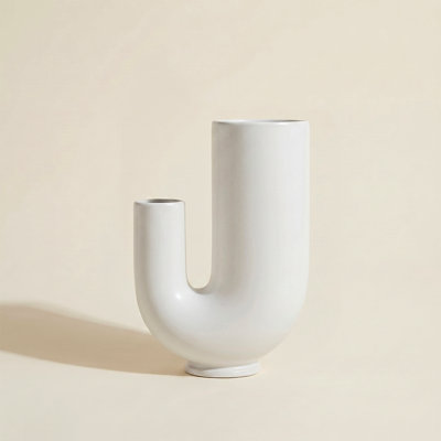 U-Shaped Resin Vase — Abstract Dual-Opening Sculptural Flower Vase for Modern Home Décor, Matte Finish
