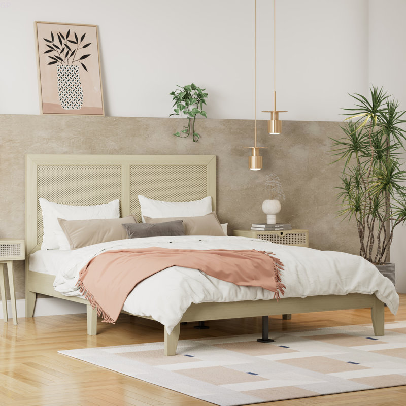 Grand lit plateforme en bois massif avec rotin