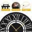 Grande horloge murale en métal avec chiffres romains blancs et décorations murales-98916668