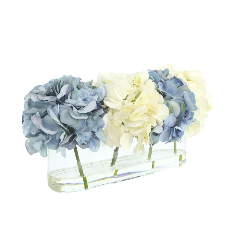 Hortensias disposés dans un vase ovale, Blanc / bleu