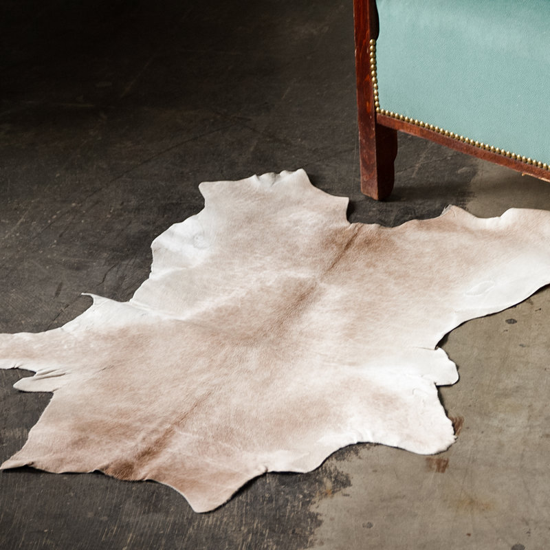 Tapis naturel en peau de vache Cohan, Nouveauté 2 pi x 3 pi