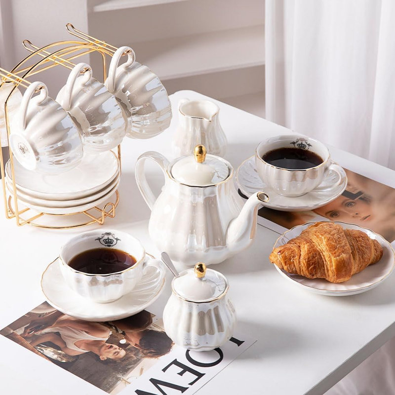 Service à thé en porcelaine de la collection Royal au Royaume-Uni