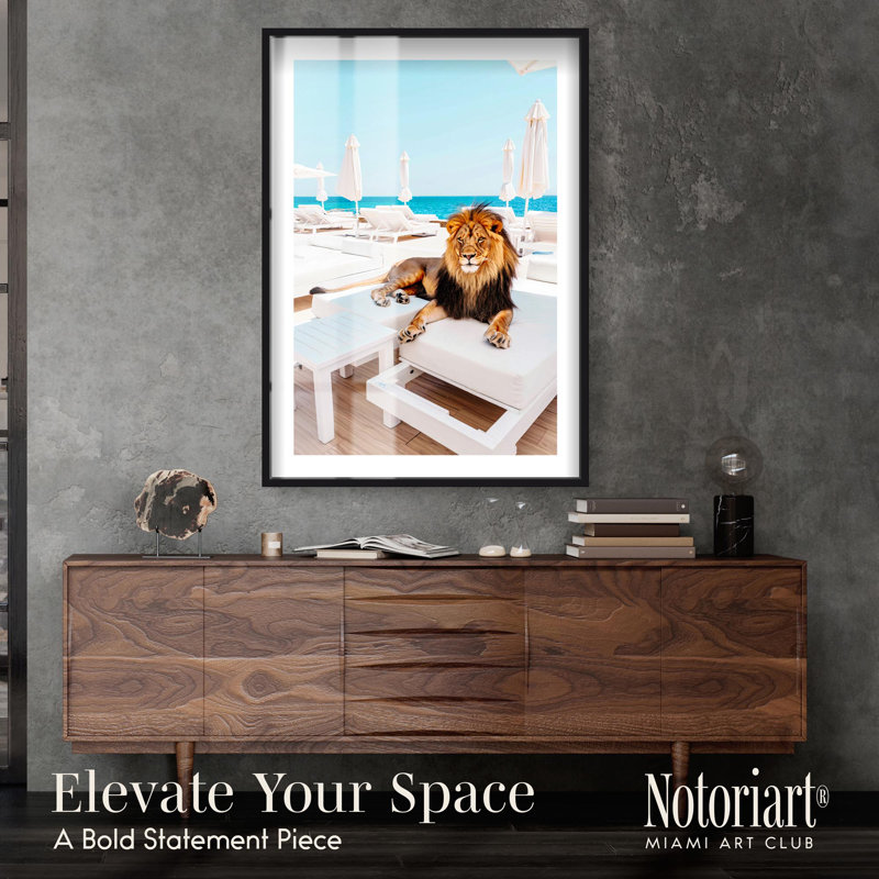 Coastal King Shadowbox Print par Notoriart, H 46 po x l 31 po, Noir