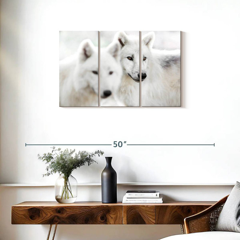 Brampt White Wolf II, 20" H x 33" W