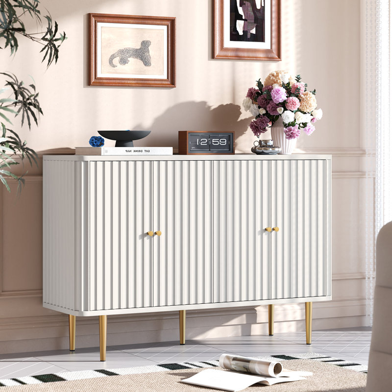 Buffet 48 po, crédence de rangement 4 portes cannelée avec tablettes réglables et pieds dorés, console moderne pour vestibule, salle à manger, salon