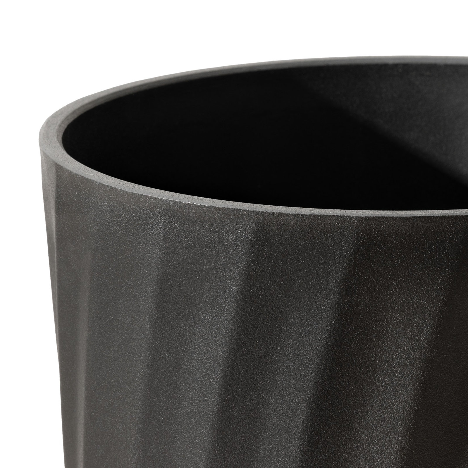 Boynton 14" Pot Planter, Black, 1